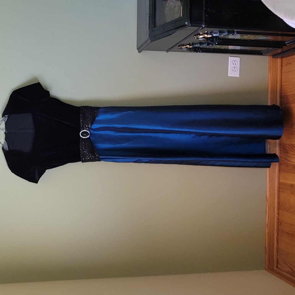 Maxi formal party dress turquoise and black with detachable embellished belt EUC